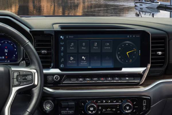 Chevrolet Silverado 1500 infotainment screen. Vehicle comparison at Tilbury Chrysler at Tilbury, ON