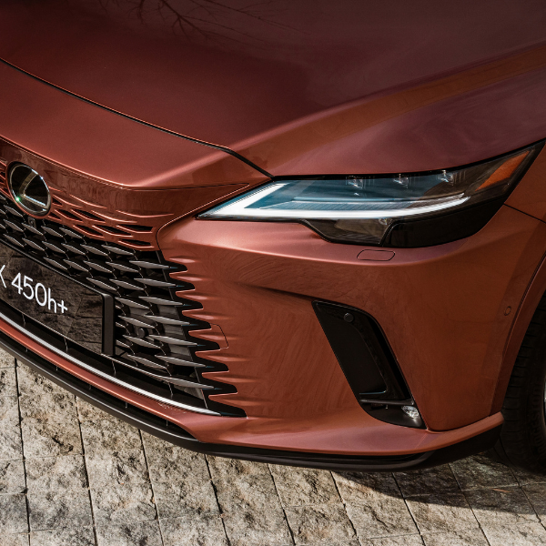 2026 Lexus RX Plug-In Hybrid exterior design luxury SUV at Tony Graham Lexus in Ottawa