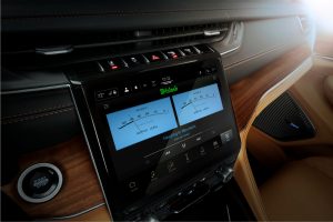 The 2022 Jeep® Grand Cherokee L Summit Reserve features a standard, premium 950-watt, 19-speaker McIntosh audio sound system displayed on the new Uconnect 5 10.1-inch touchscreen.