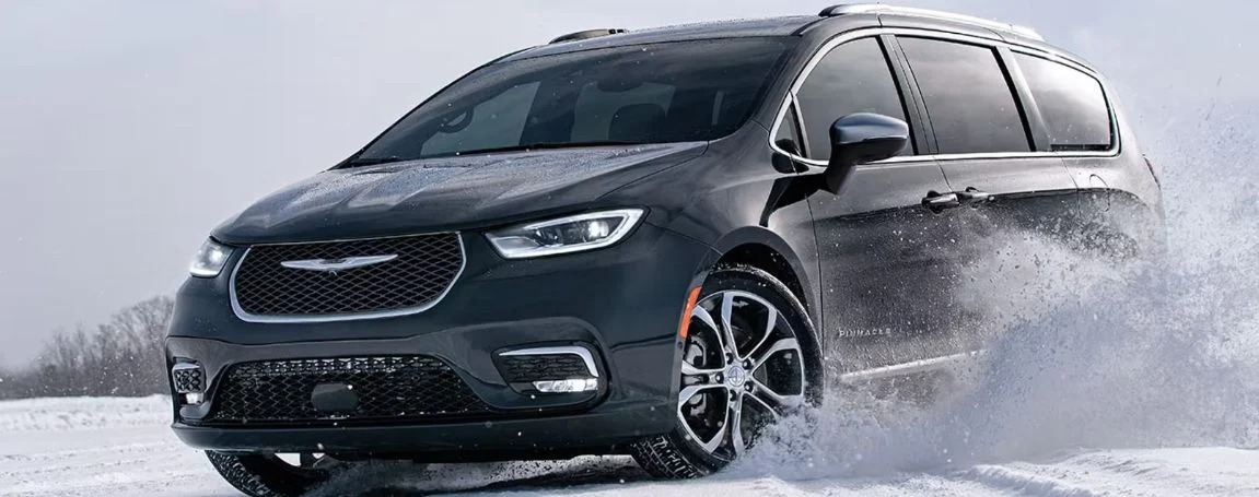 2024 Chrysler Pacifica Minivan In Canada