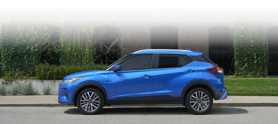 Side view of Nissan Kicks Play
