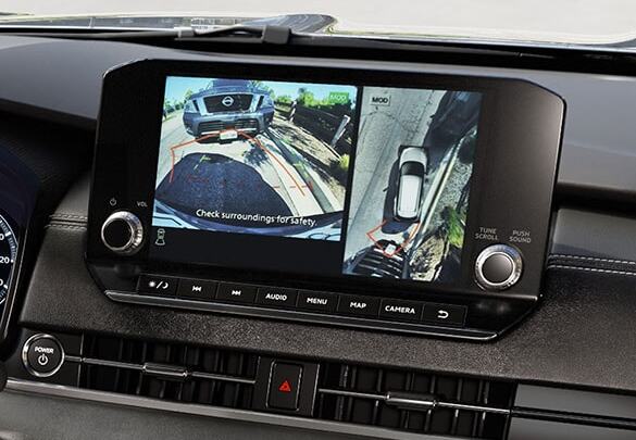 2026 Nissan Rogue PHEV camera showing vehicle in reverse while parking