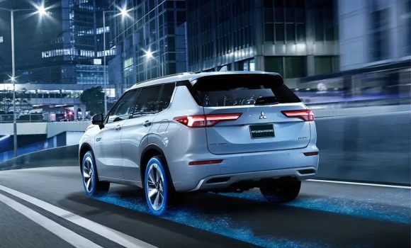 imgi_18_CWS_Nightdriving_1080x1080