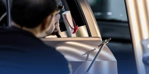 Paintless dent repair for minor vehicle damage